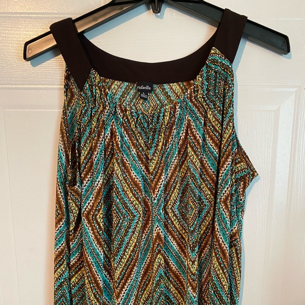 Women’s sleeveless blouse